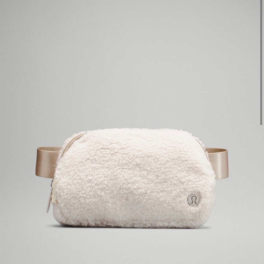 🍋Lululemon Everywhere Belt Bag Fleece
